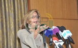 عزة عبد الحميد  تفوزبجائزة الخدمات الإنسانية والميدانية  