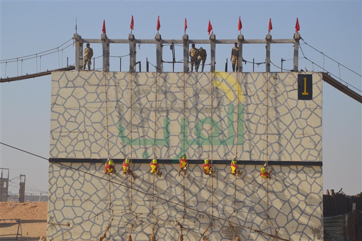  بالصور.. يوم في حياة مقاتل الصاعقة‎ ‏