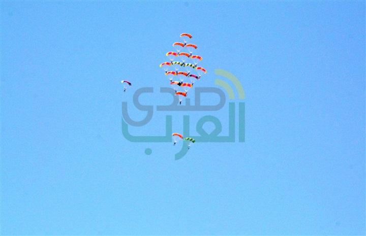 رجال المظلات.. الرعد الساقط من السماء رجال المظلات.. الرعد الساقط من السماء
