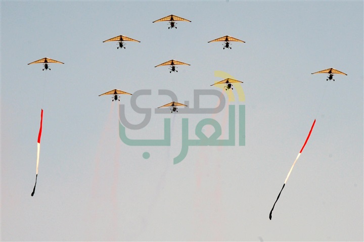 رجال المظلات.. الرعد الساقط من السماء رجال المظلات.. الرعد الساقط من السماء