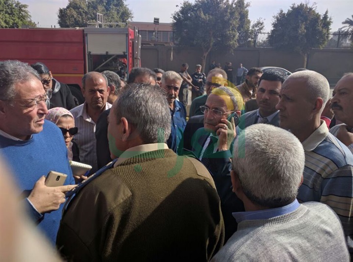بالصور.. محافظ القليوبية يطمئن على حالة مصابي حريق صومعة شبرا