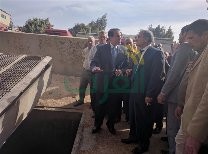 بالصور.. محافظ القليوبية يطمئن على حالة مصابي حريق صومعة شبرا