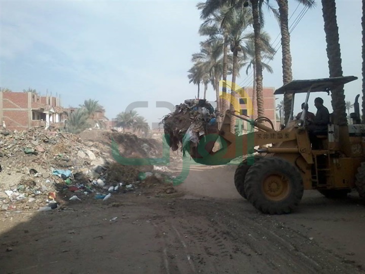 بالصور.. حملة نظافة بمدينة شبين القناطر