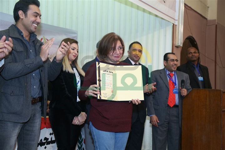 بالصور.. تكريم نجوم الفن بمهرجان يوسف شاهين للأفلام الروائية القصيرة بالصور.. تكريم نجوم الفن بمهرجان يوسف شاهين للأفلام الروائية القصيرة