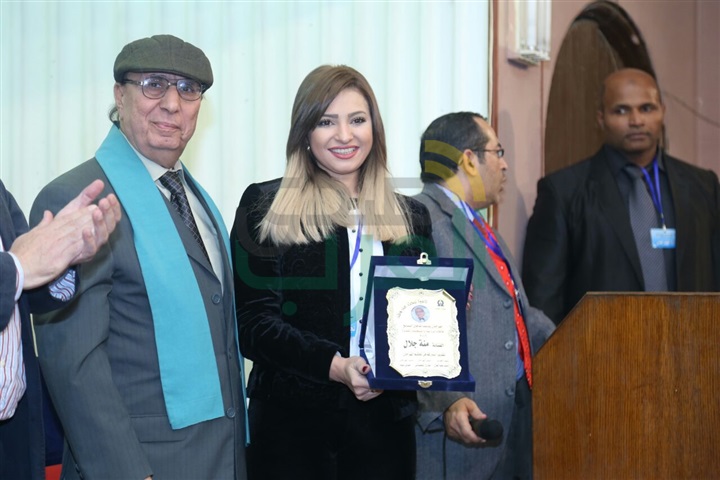 بالصور.. تكريم نجوم الفن بمهرجان يوسف شاهين للأفلام الروائية القصيرة بالصور.. تكريم نجوم الفن بمهرجان يوسف شاهين للأفلام الروائية القصيرة