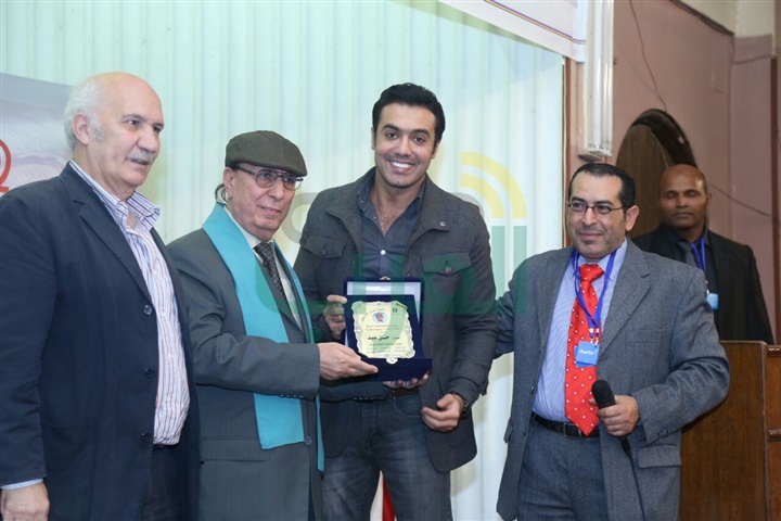 بالصور.. تكريم نجوم الفن بمهرجان يوسف شاهين للأفلام الروائية القصيرة بالصور.. تكريم نجوم الفن بمهرجان يوسف شاهين للأفلام الروائية القصيرة