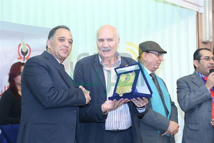بالصور.. تكريم نجوم الفن بمهرجان يوسف شاهين للأفلام الروائية القصيرة بالصور.. تكريم نجوم الفن بمهرجان يوسف شاهين للأفلام الروائية القصيرة