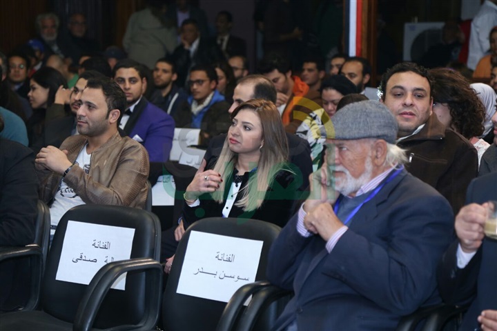 بالصور.. تكريم نجوم الفن بمهرجان يوسف شاهين للأفلام الروائية القصيرة بالصور.. تكريم نجوم الفن بمهرجان يوسف شاهين للأفلام الروائية القصيرة