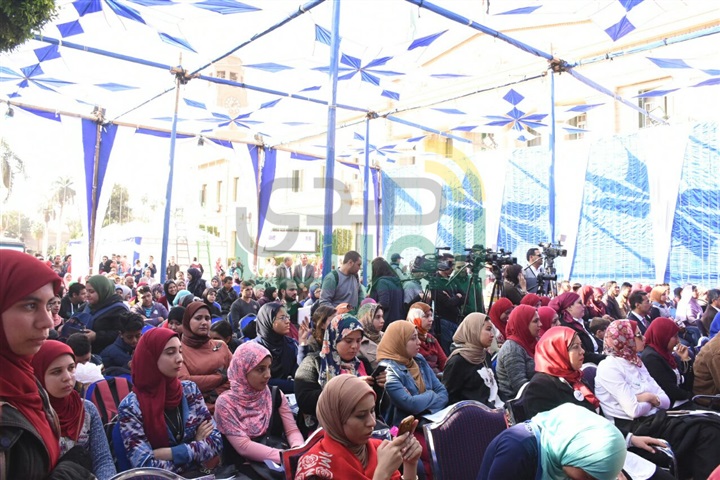بالصور.. جابر نصار يحتفل بمهرجان الإرادة والتحدي بجامعة القاهرة 
