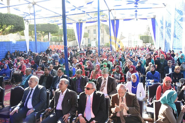 بالصور.. جابر نصار يحتفل بمهرجان الإرادة والتحدي بجامعة القاهرة 