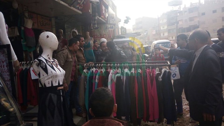 صور...رئيس مدينة الخصوص يقود حملة اشغالات