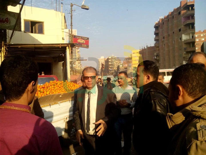 صور...رئيس مدينة الخصوص يقود حملة اشغالات