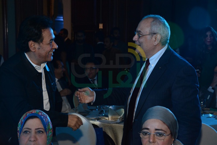 النجوم يؤزارون اسعاد يونس النجوم يؤزارون اسعاد يونس