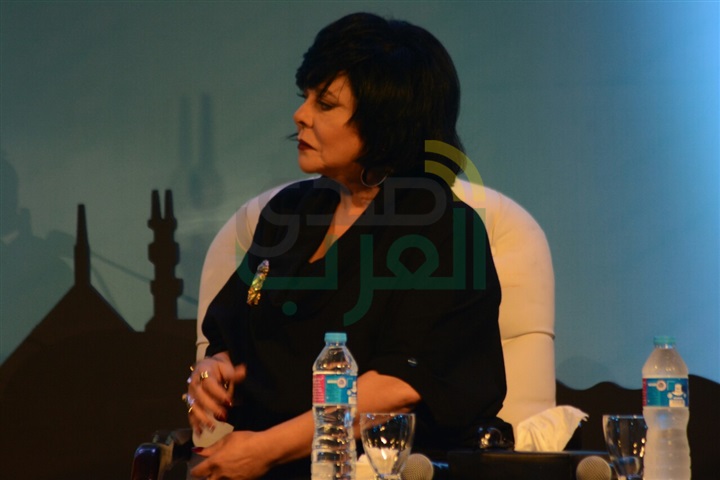 النجوم يؤزارون اسعاد يونس النجوم يؤزارون اسعاد يونس