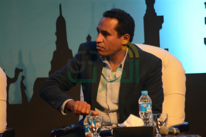 النجوم يؤزارون اسعاد يونس النجوم يؤزارون اسعاد يونس