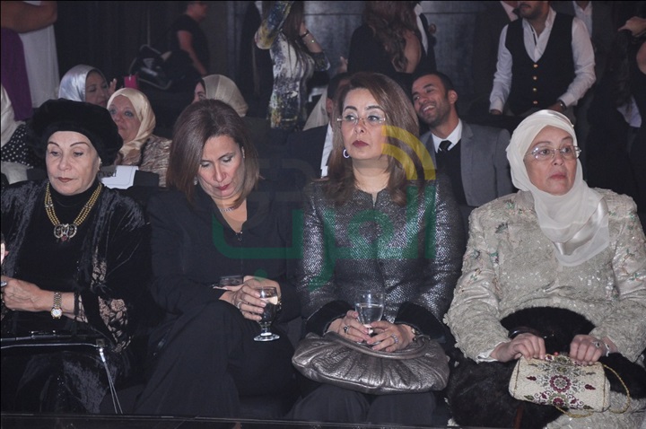 بالصور .. بالصور.. أمينة خليل تتألق بفستان العروس في"دفيليه" البحيري لشتاء 2017 بالصور .. بالصور.. أمينة خليل تتألق بفستان العروس في"دفيليه" البحيري لشتاء 2017