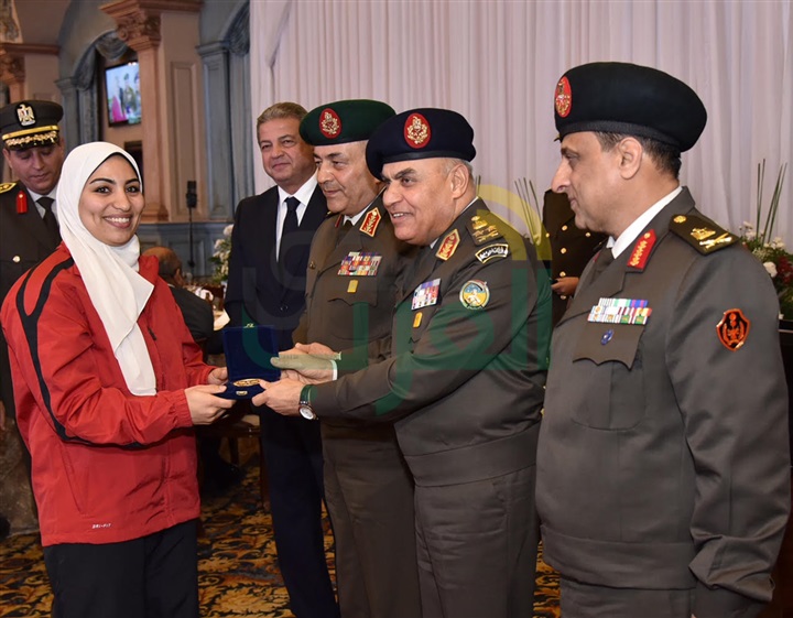 وزير الدفاع يكرم الأبطال الأوليمبيين من لاعبى جهاز الرياضة للقوات المسلحة