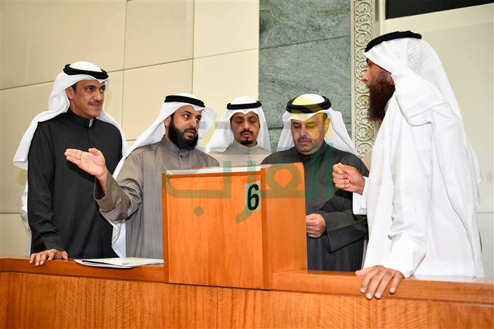 بالصور..نواب مجلس الأمة الكويتى  يطلعون على آلية عمل المجلس 