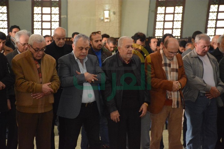 بالصور .. محمد صبحي يشيع جنازة زوجته نفين رامز
