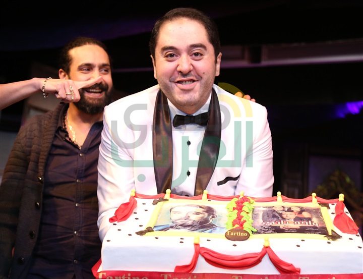 بالصور.. فريق عمل "واحد تاني" يحتفل بعيد ميلاد "عمرو عبدالعزيز" بالصور.. فريق عمل "واحد تاني" يحتفل بعيد ميلاد "عمرو عبدالعزيز"