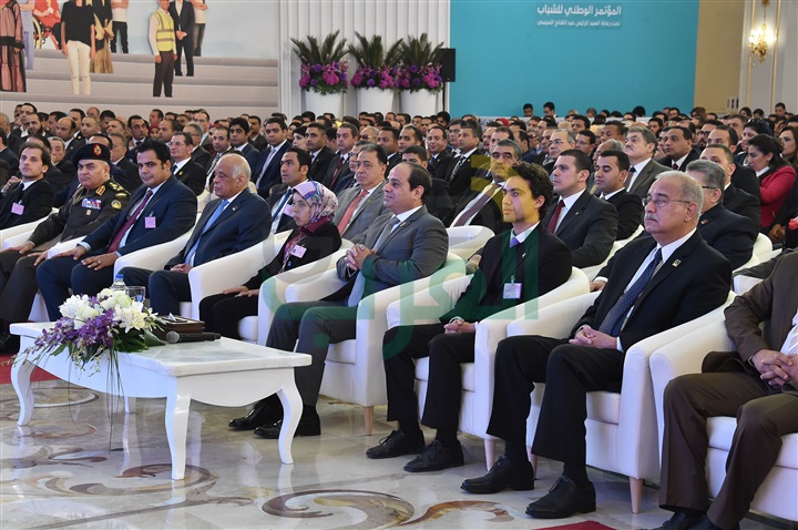 السيسى يشارك في جلسة الإصلاح الإقتصادي بالمؤتمر الدوري للشباب