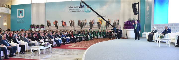 السيسى يشارك في جلسة الإصلاح الإقتصادي بالمؤتمر الدوري للشباب