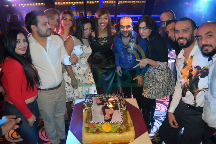  بالصور.. نجوم الفن في عيد ميلاد الفنانه الاستعراضيه سهير