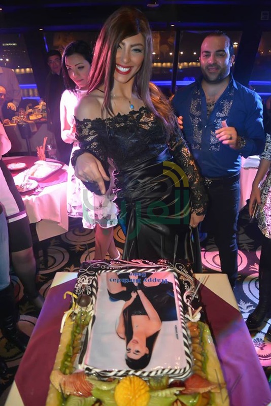  بالصور.. نجوم الفن في عيد ميلاد الفنانه الاستعراضيه سهير