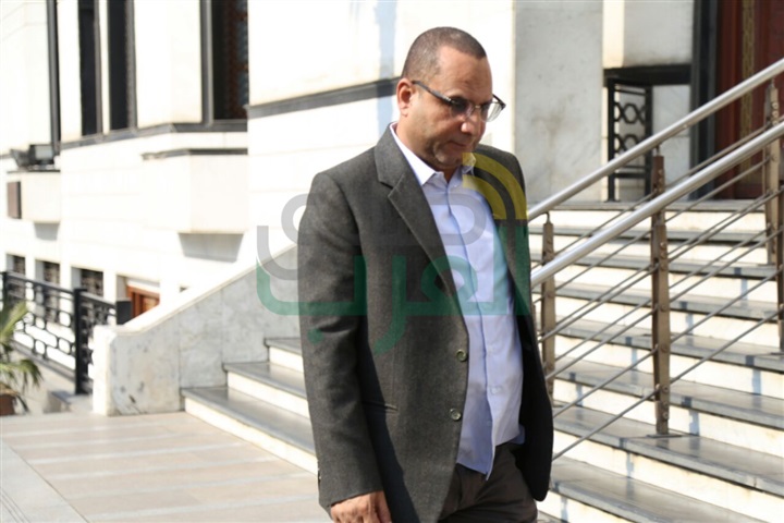 بالصور.. يحيى الفخراني وإلهام شاهين في جنازة الكاتب محمود أبو زيد بالصور.. يحيى الفخراني وإلهام شاهين في جنازة الكاتب محمود أبو زيد