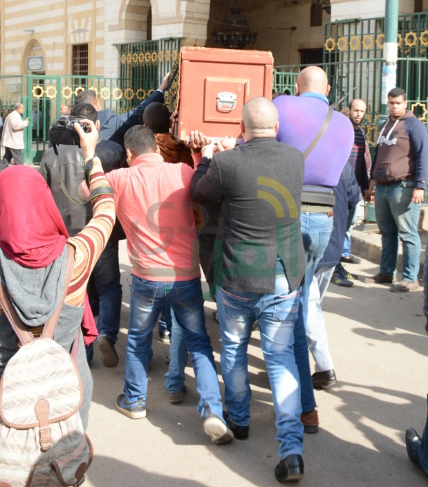 بالصور.. وصول جثمان الفنانة زبيدة ثروت إلى مسجد السيدة نفيسة بالصور.. وصول جثمان الفنانة زبيدة ثروت إلى مسجد السيدة نفيسة