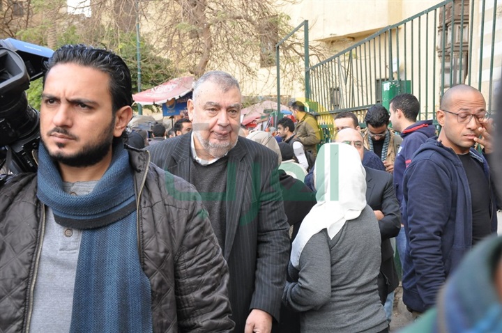 بالصور.. نجوم الفن والإعلام فى جنازة زبيدة ثروت