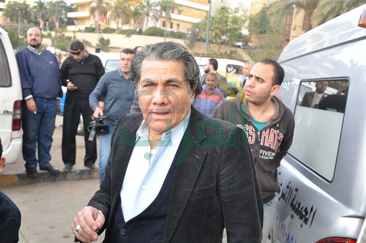 بالصور.. نجوم الفن والإعلام فى جنازة زبيدة ثروت