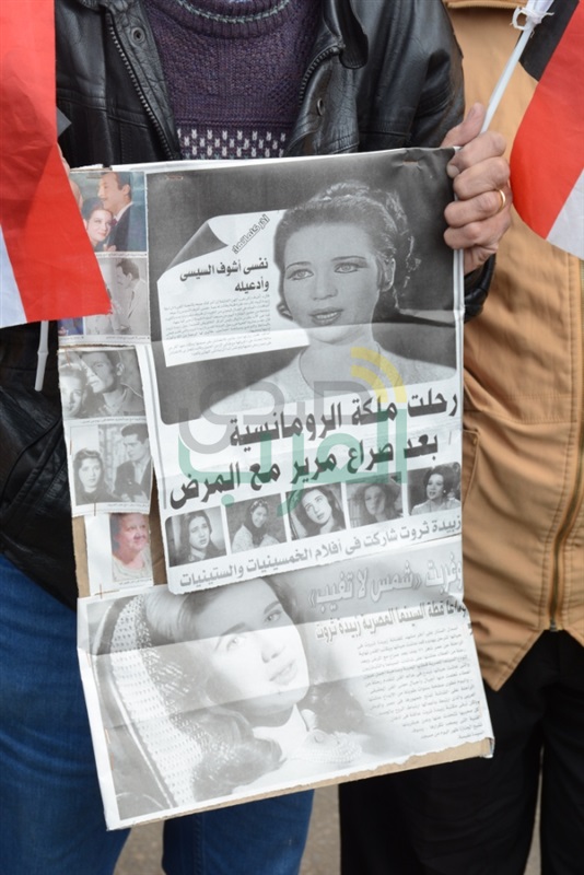 بالصور.. نجوم الفن والإعلام فى جنازة زبيدة ثروت