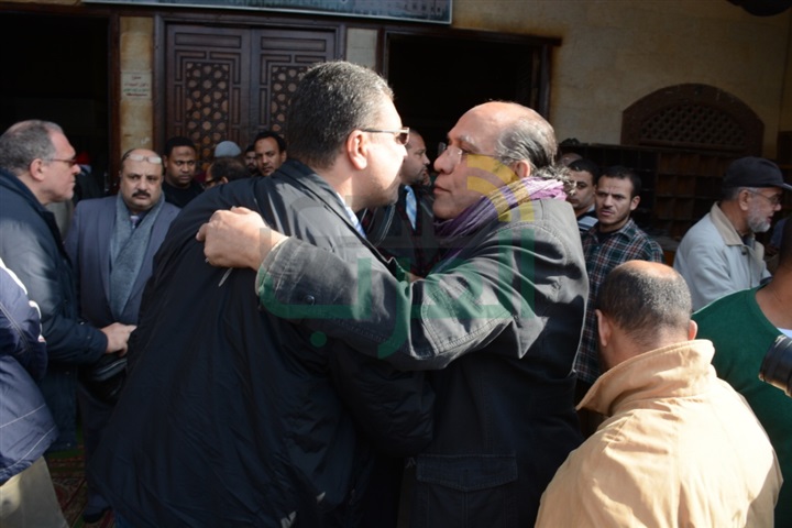 بالصور.. نجوم الفن والإعلام فى جنازة زبيدة ثروت