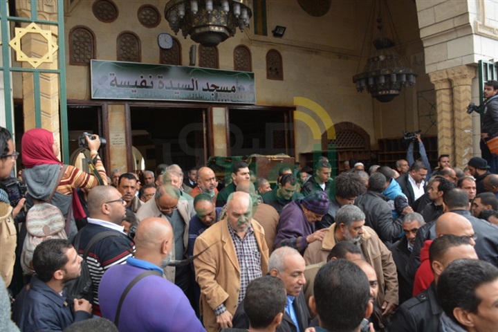 بالصور.. نجوم الفن والإعلام فى جنازة زبيدة ثروت