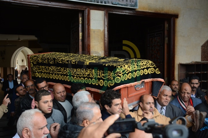 بالصور.. نجوم الفن والإعلام فى جنازة زبيدة ثروت