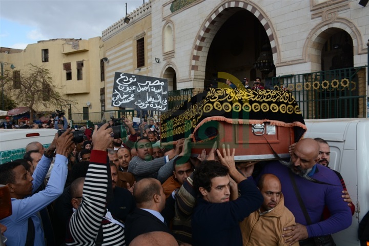 بالصور.. نجوم الفن والإعلام فى جنازة زبيدة ثروت
