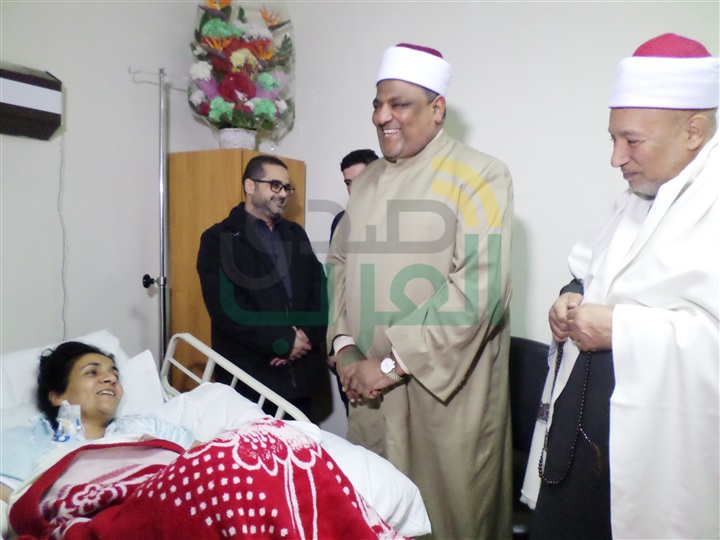 وفد من الأزهر يزور مصابي حادث الكنيسة البطرسية في المستشفيات