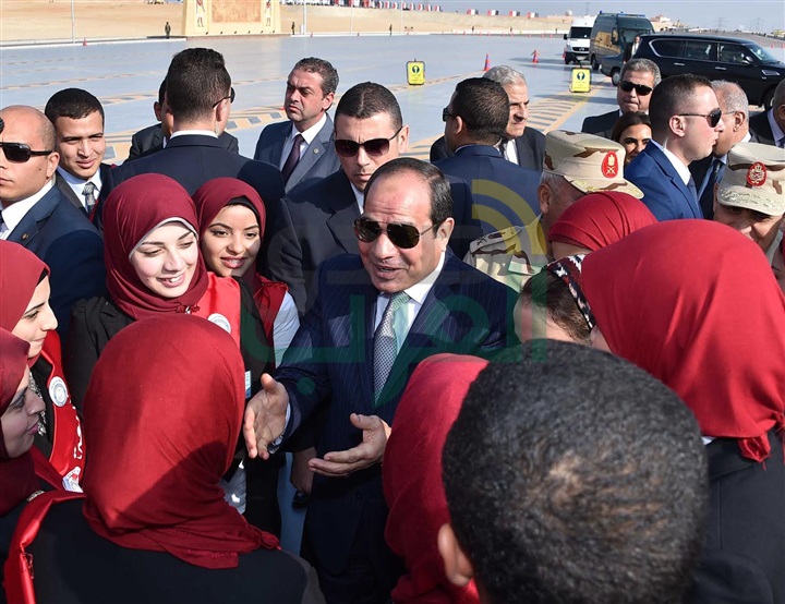 السيسى يفتتح مشروعات الإسكان والمياة 