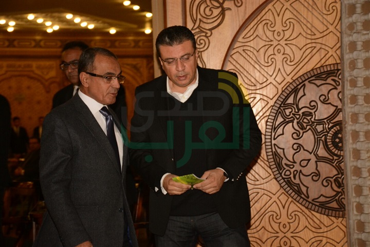 بالصور.. عمرو الليثي و رشوان توفيق و محمد فريد في عزاء احمد راتب