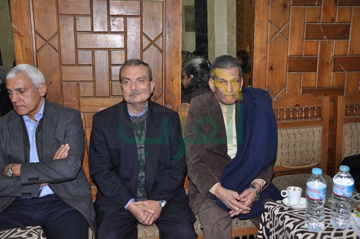 بالصور.. سمير صبرى والحلفاوي في عزاء زبيده ثروت