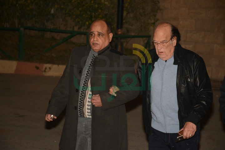 بالصور.. عمرو الليثي و رشوان توفيق و محمد فريد في عزاء احمد راتب