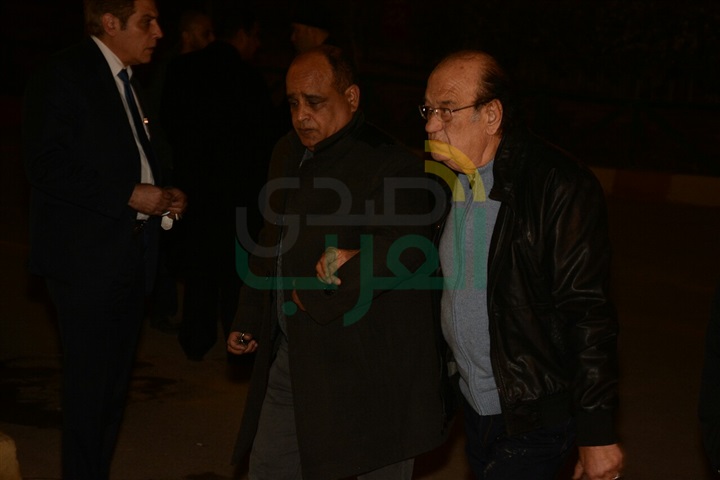 بالصور.. عمرو الليثي و رشوان توفيق و محمد فريد في عزاء احمد راتب