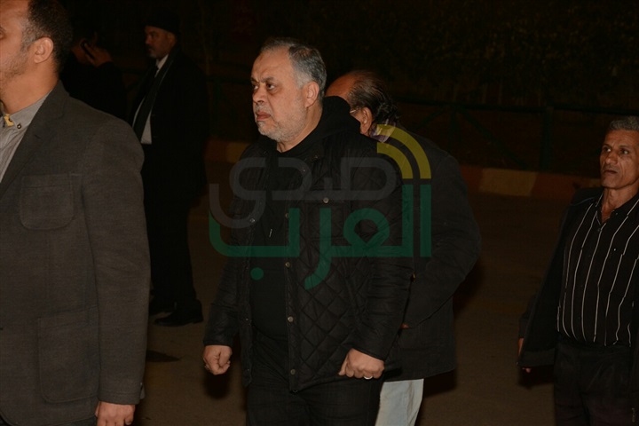 بالصور.. عمرو الليثي و رشوان توفيق و محمد فريد في عزاء احمد راتب