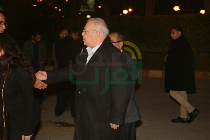 بالصور.. عمرو الليثي و رشوان توفيق و محمد فريد في عزاء احمد راتب