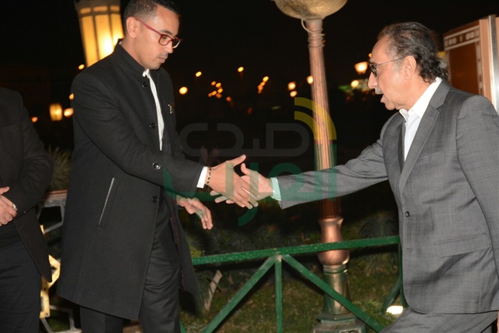 بالصور.. عمرو الليثي و رشوان توفيق و محمد فريد في عزاء احمد راتب