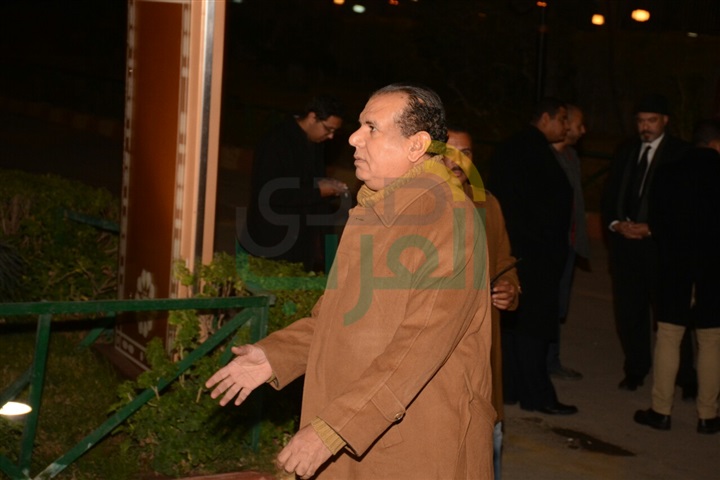 بالصور.. عمرو الليثي و رشوان توفيق و محمد فريد في عزاء احمد راتب