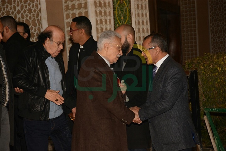 بالصور.. عمرو الليثي و رشوان توفيق و محمد فريد في عزاء احمد راتب