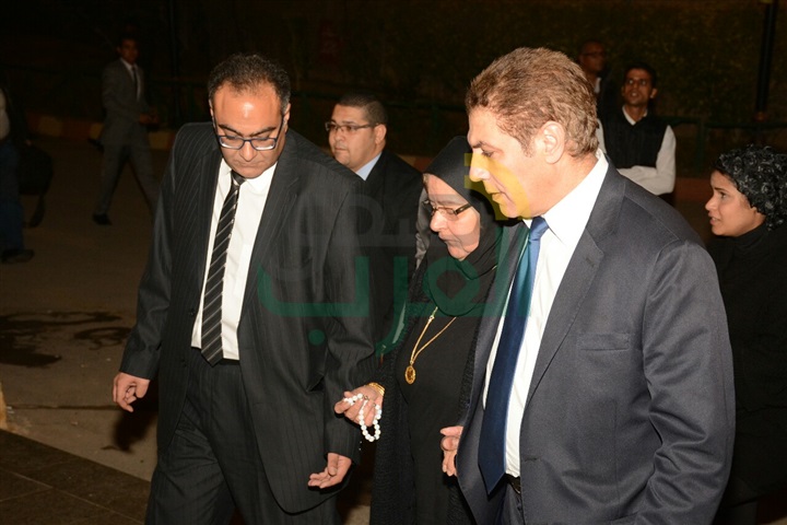 بالصور.. عمرو الليثي و رشوان توفيق و محمد فريد في عزاء احمد راتب