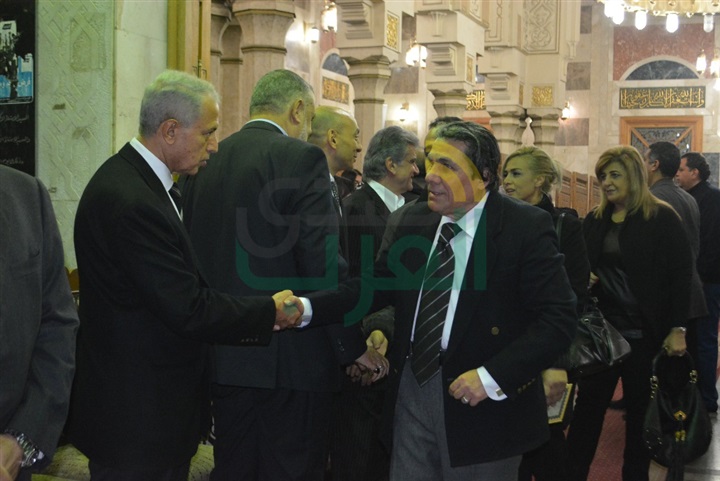 بالصور.. سمير صبرى والحلفاوي في عزاء زبيده ثروت